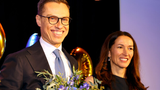Presidentti Alexander Stubb yllättävissä puuhissa vaimonsa kanssa – valtava kontrasti edeltäjiin!