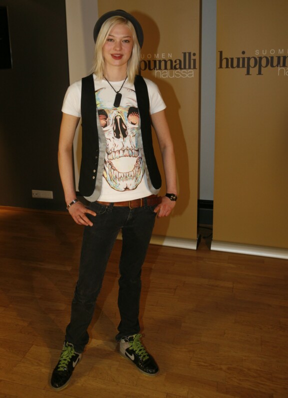 Nanna Grundfeldt muistetaan Suomen Huippumalli haussa -ohjelmasta 2009.