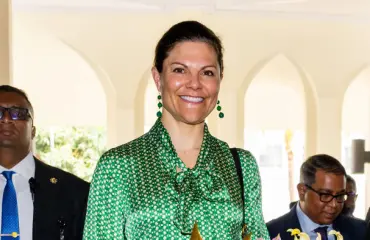Tällaisena et ole nähnyt prinsessa Victoriaa! Suloinen kuva söpöläisen kanssa