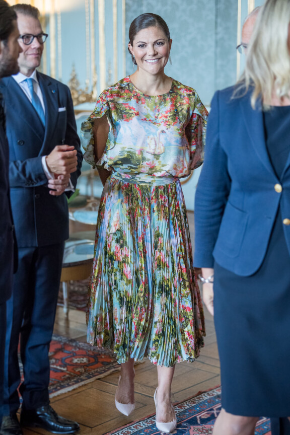 Vickania ei haittaa uudelleenkäyttää asuja. Joutsenmekko on säilynyt prinsessan vaatekaapissa jo seitsemän vuotta.