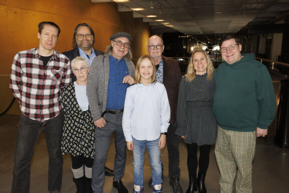 Elokuvan ohjasi Panu Raipia (toinen vas.) ja toinen vastaava tuottaja on Janne Kataja(oik.).