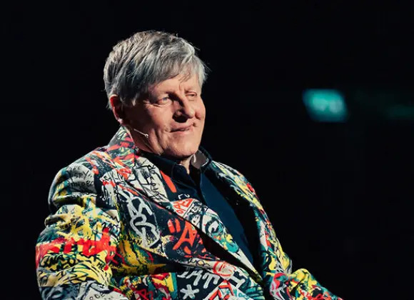 Laulu rakkaudelle: Juhani Merimaa paljastaa nolon muiston Tavastialta: ”Vähän ennen pilkkua…”