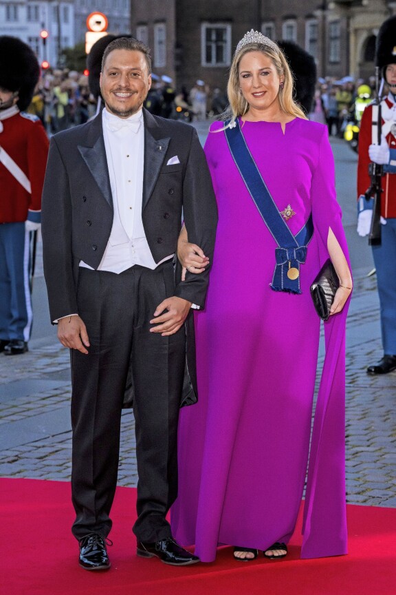 Prinsessan sulhanen omistaa Kaliforniassa lakifirman, joka keskittyy oikeudelliseen perintään.