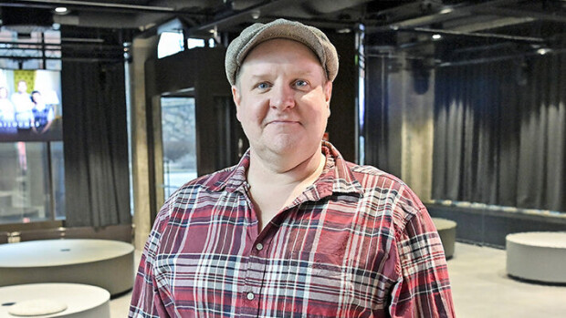Tästä syystä Santtu Karvosta ei meinattu huolia Sunnuntailounaaseen: ”Sille on jälkikäteen naurettu” Santtu Karvonen