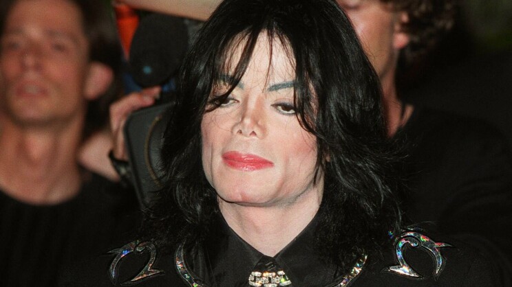 Michael Jacksonin perikunnalla raju rahariita! Mummu, 93, uhkaa viedä Michaelin pojan rahat