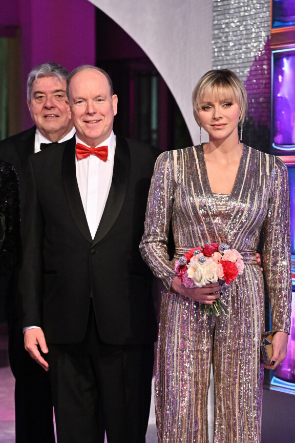 Charlene peittosi muut kimalluksellaan.