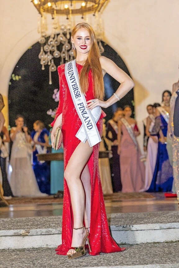 Paula ei yltänyt viime syksyisissä Miss Universum -kisoissa kärkisijoille ja poti koko mittelön ajan vatsatautia.