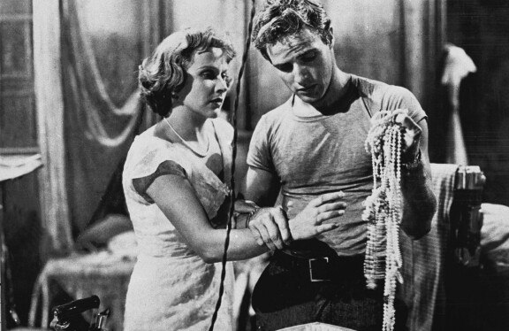 Marlonin toinen Hollywood-elokuva oli Viettelysten vaunu. Hän sai roolistaan Oscar-ehdokkuuden parhaasta miespääosasta. Palkinto meni Humphrey Bogartille elokuvasta Afrikan kuningatar.