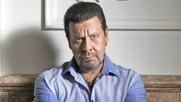 Pate Mustajärvi näyttää Ukraina-konsertissa herkän puolensa: 'Ajattelen niitä kakaroita' Pate Mustajärvi