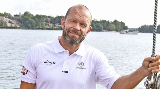 Jere Karalahden kesäpäivä sai jännittävän käänteen - hukkasi omaisuutta hurjastellessaan