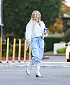 Gwen Stefani viihtyi loppuvuodesta cowboy-bootseissa.