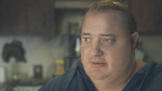Oscar-ehdokas Brendan Fraserin taustalla synkkä tragedia: 'Hän työnsi kätensä ja liikutti...' Brendan Fraser The Whale -elokuvan rooliasussaan, kasvokuva