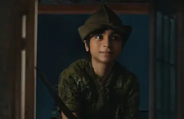 Disney julkaisee uuden Peter Pan -elokuvan – tunnistaisitko Jude Lawn kapteeni Koukkuna?