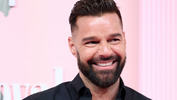 Saiko Ricky Martin erektion lavalla? Hämmentävät videot leviävät