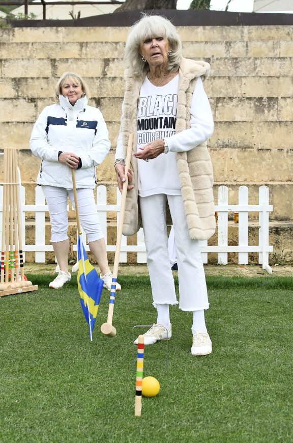 Prinsessa Birgitta on golf-intoilija, mutta krokettikin menettelee.