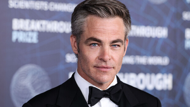 Oho! Näyttelijä Chris Pine yllätti harvinaisen homssuisena - tunnistaisitko miestä näistä kuvista?