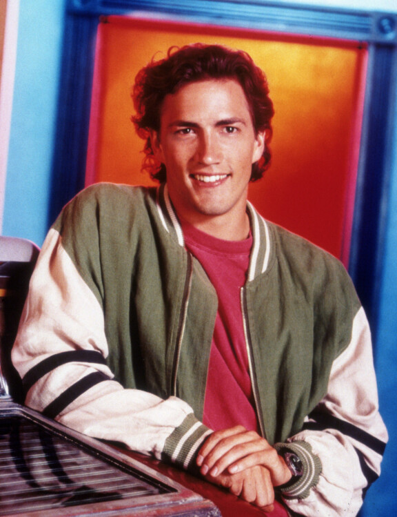 Andrew nappasi Stephenin roolin, ja näytteli sarjassa vuoteen 1998 asti.