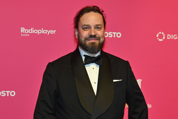 Harri edusti fiininä Radiogaalassa.
