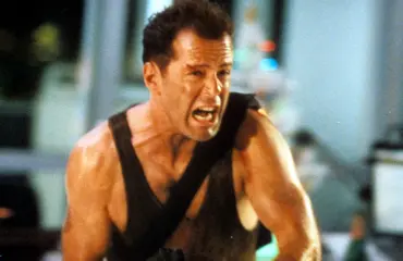 Bruce Willisistä toimintasankarin tehnyt mies saapuu Suomeen – John McTiernanin huippu-ura johti vankilaan