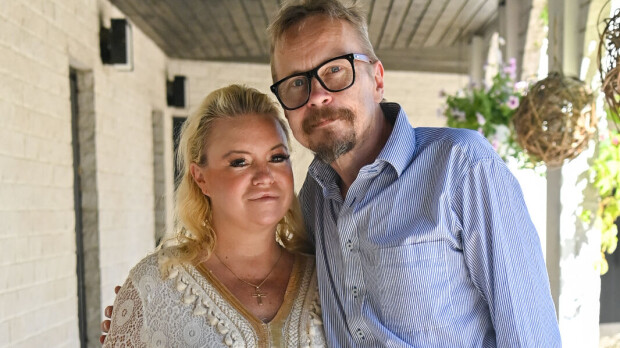 Veijo Lalli oli Johanna Tukiaista vastassa – herätti ihmetystä satamassa