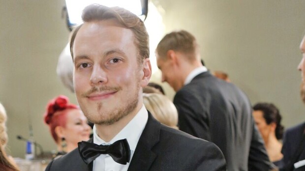 Tältä Markus Räikkönen näyttää juhla-asussaan – harvinaiset kuvat