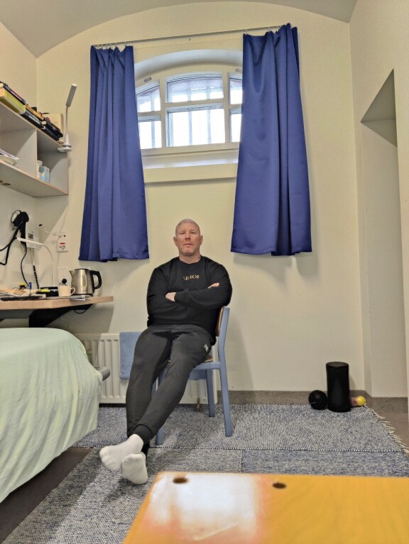 Tässä sellissä legendaarisessa Sörkan vankilassa Helsingissä Janne ”Nacci” Tranberg lusii peräti 17,5 vuoden tuomiotaan massiivisesta Katiska-huume-jutusta ja kahdesta talousrikoksesta.