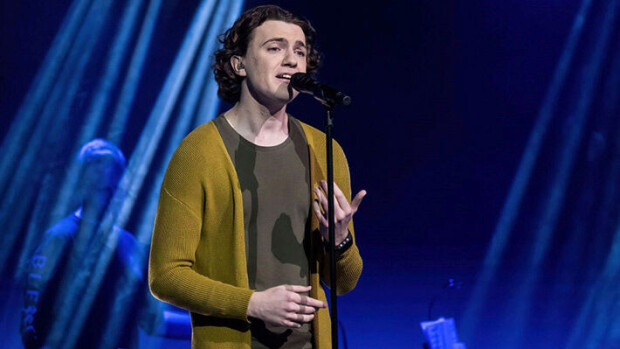 Seksuaalisen suuntautumisensa kanssa kamppaillut Tino,23, avautuu tv:ssä elämästään hengellisessä yhteisössä: ”Toksinen ympäristö” The Voice of Finland