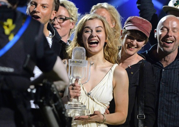 Emmelie voitti 2013 Ruotsin Malmössä järjestetyt Euroviisut kappaleella Only Teardrops.