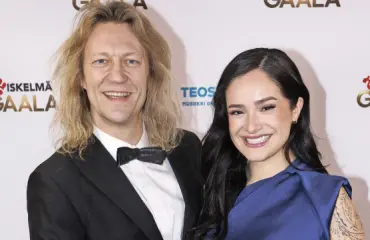 Chachi Hildén matkusti Jukka-kultansa kanssa Ranskaan - raskausvatsa varasti huomion