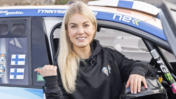 Oho! Janni Hussin uudessa rallikypärässä yllättävä kuva: 'Halusin leikkisyyttä'