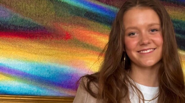 Tanskan prinsessa Isabella 17 vuotta! Kuningatar Mary nappasi upeat synttärikuvat tyttärestään