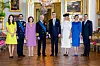 Kuninkaallinen perhe ja Suomen presidenttipari ikuistettiin yhteiskuvaan. Edellä mainittujen lisäksi kuvassa kruununprinsessa Victoria prinssi Danielin kanssa oikealla.