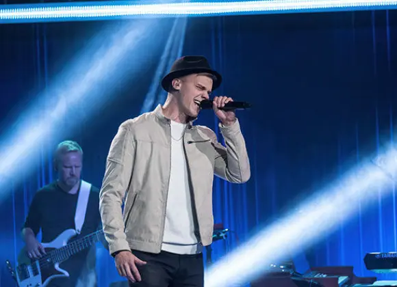 TVOF-valmentajat hämmästyvät kaksosveljeksistä lavalla – toinen antaa tylyt pakit kaikille valmentajille