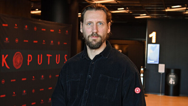 Koputus-elokuvan tähti Pekka Strang ei ole kauhuleffafani: ”Se on vähän sama juttu kuin komediassa” Pekka Strang Koputus