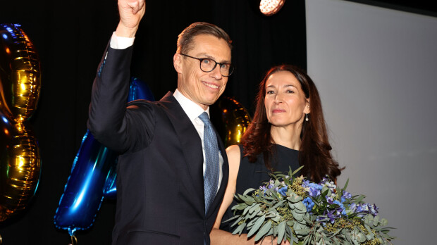 Vau! Suzanne Innes-Stubb ihastuttaa näyttävällä asullaan: 'Aivan ihana'