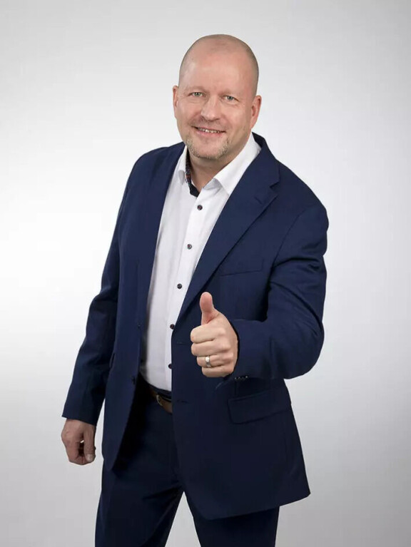 53-vuotias Vornanen on 53-vuotias joensuulainen ensimmäisen kauden kansanedustaja. Hän on siviiliammatiltaan poliisi.
