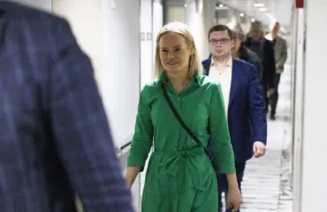 Riikka Purra juhli bileristeilyllä aamuyöhön saakka - kuvat