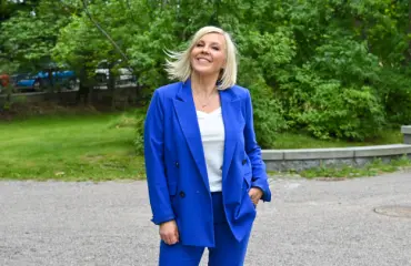 Vappu Pimiältä romanttinen julkaisu hääpäivän kunniaksi: "11 vuotta naimisissa Erkki Metsolan kanssa"