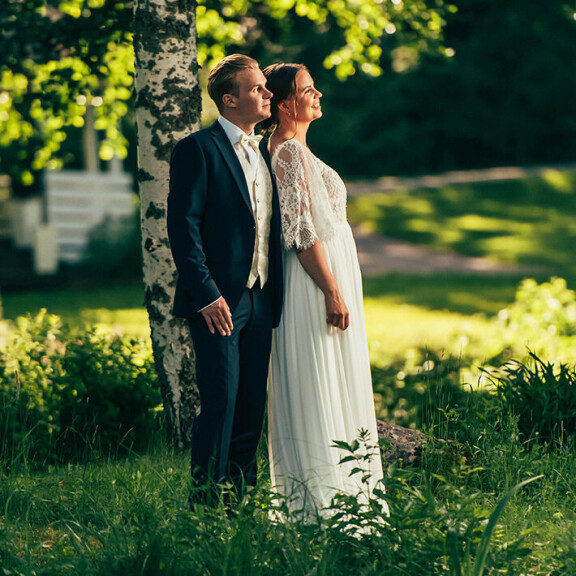 Jape kertoo lähteneensä töihin seuraavana päivänä häiden jälkeen. R