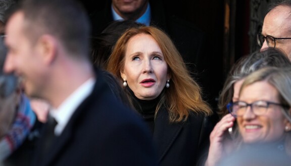 Harry Potterin luoja J.K. Rowling on aiheuttanut paljon kohua transvastaisilla kommenteillaan.