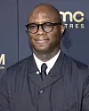 Mufasan ohjaaja Barry Jenkins voitti Oscarin parhaasta sovitetusta käsikirjoituksesta (Moonlight) vuonna 2017.