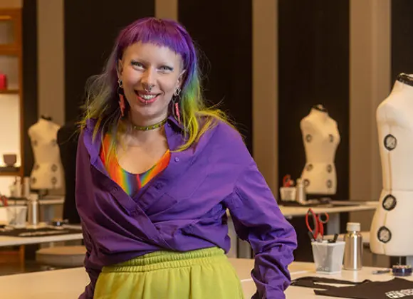 Kohtaaminen klovnin kanssa poiki Riikka Mannille ammatin – nyt hän suunnittelee luomuksia Eurooppaan