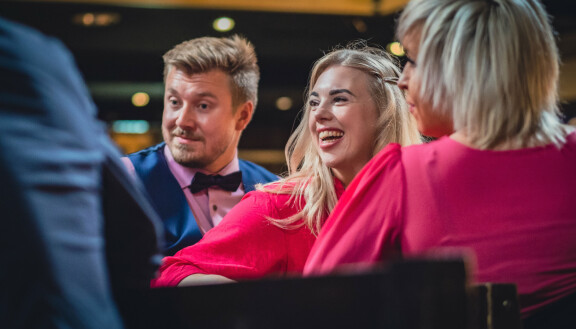Sami asui Christinan ja Terhin kanssa. Kolmiodraama
