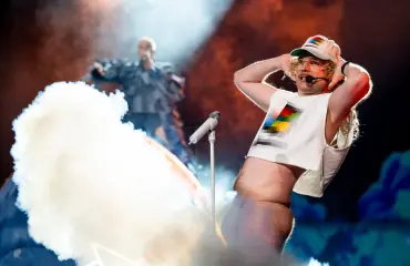 Windows95man pääsi Vogueen! Somekansalta yksimielinen tuomio rohkeista kuvista