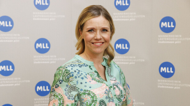 Oho! Sonja Kailassaari viihtyi festareilla yllätysseuralaisen kanssa: 'Superkuuma...'