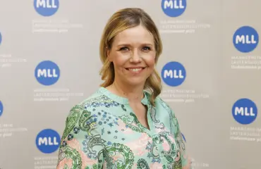Oho! Sonja Kailassaari viihtyi festareilla yllätysseuralaisen kanssa: "Superkuuma..."