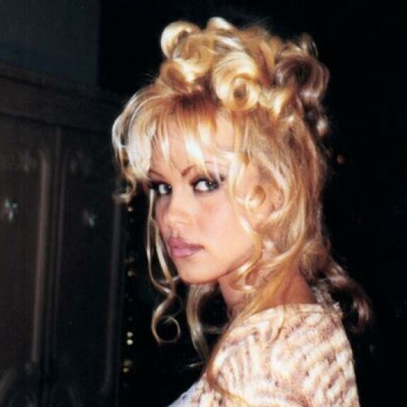 Viikon suoratoistovinkit: Pamela Anderson avautuu skandaaleistaan Pamela Anderson