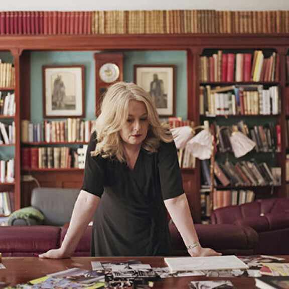 Åsa Linderborgia kiinnosti kuninkaan valta ja yksityiselämä. Åsa Lindeborg