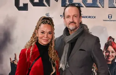 Elokuvaohjaaja Olli Saarelaa ja Riitta-vaimoa syytetään rikoksista