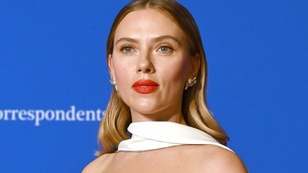 Katsojat järkyttyivät – aviomies laukoi Scarlett Johanssonista seksistisen vitsin tv:ssä